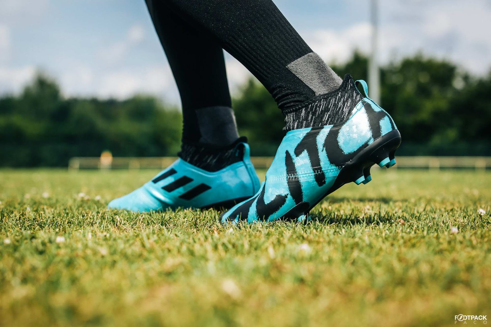 Adidas 2025 glitch 2.0